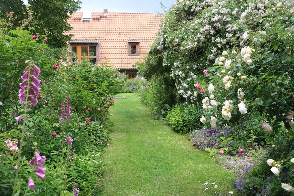 images/gartenbilder/satow-staudengarten-luhn/satow-staudengarten-luhn_b.jpg